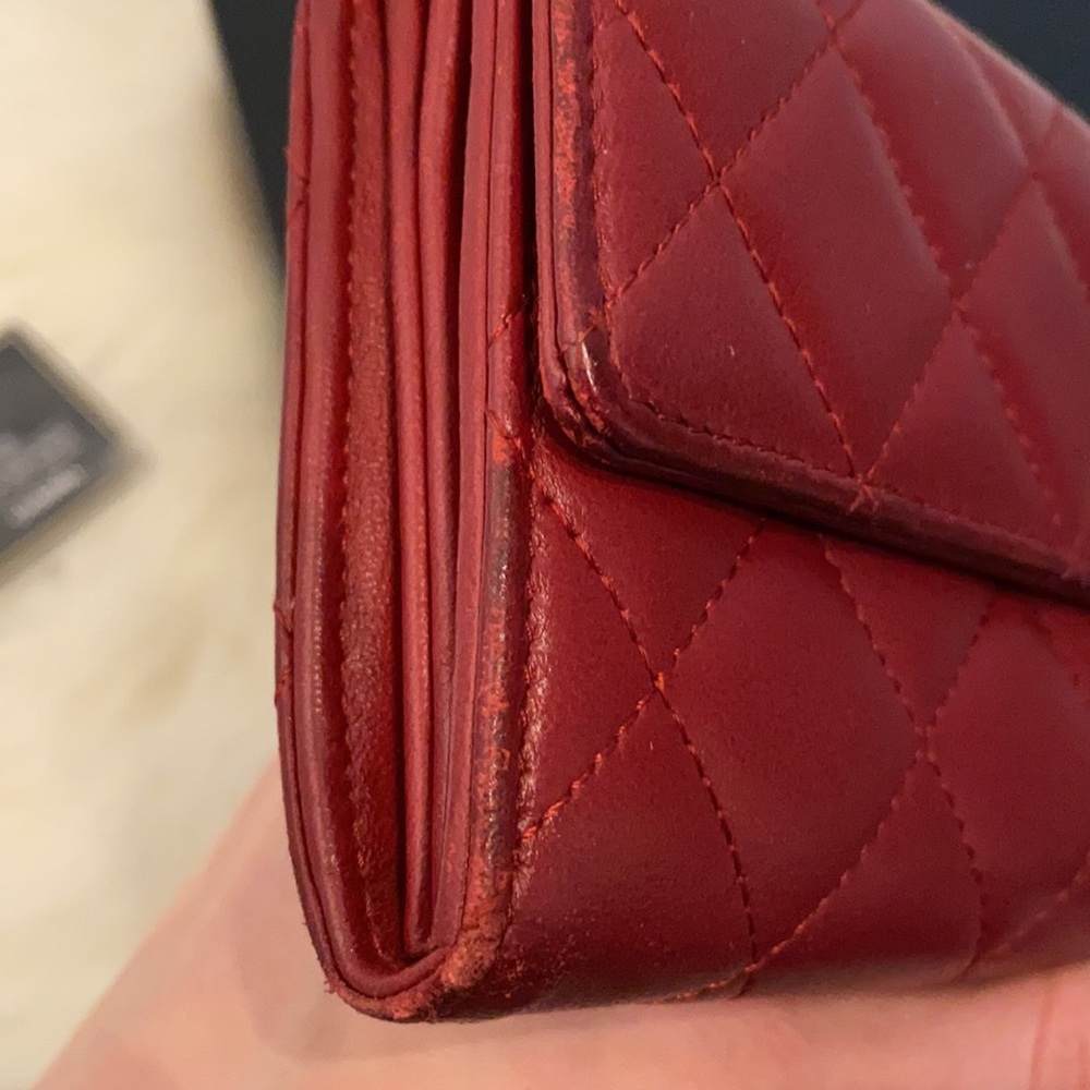 CHANEL red quilted lambskin continental wallet - Picture 8 of 11